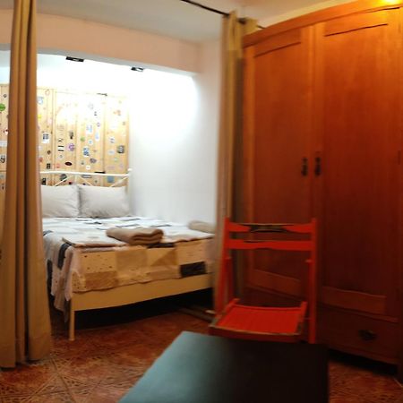 Interhost Guest Rooms And Apartments 소피아 외부 사진